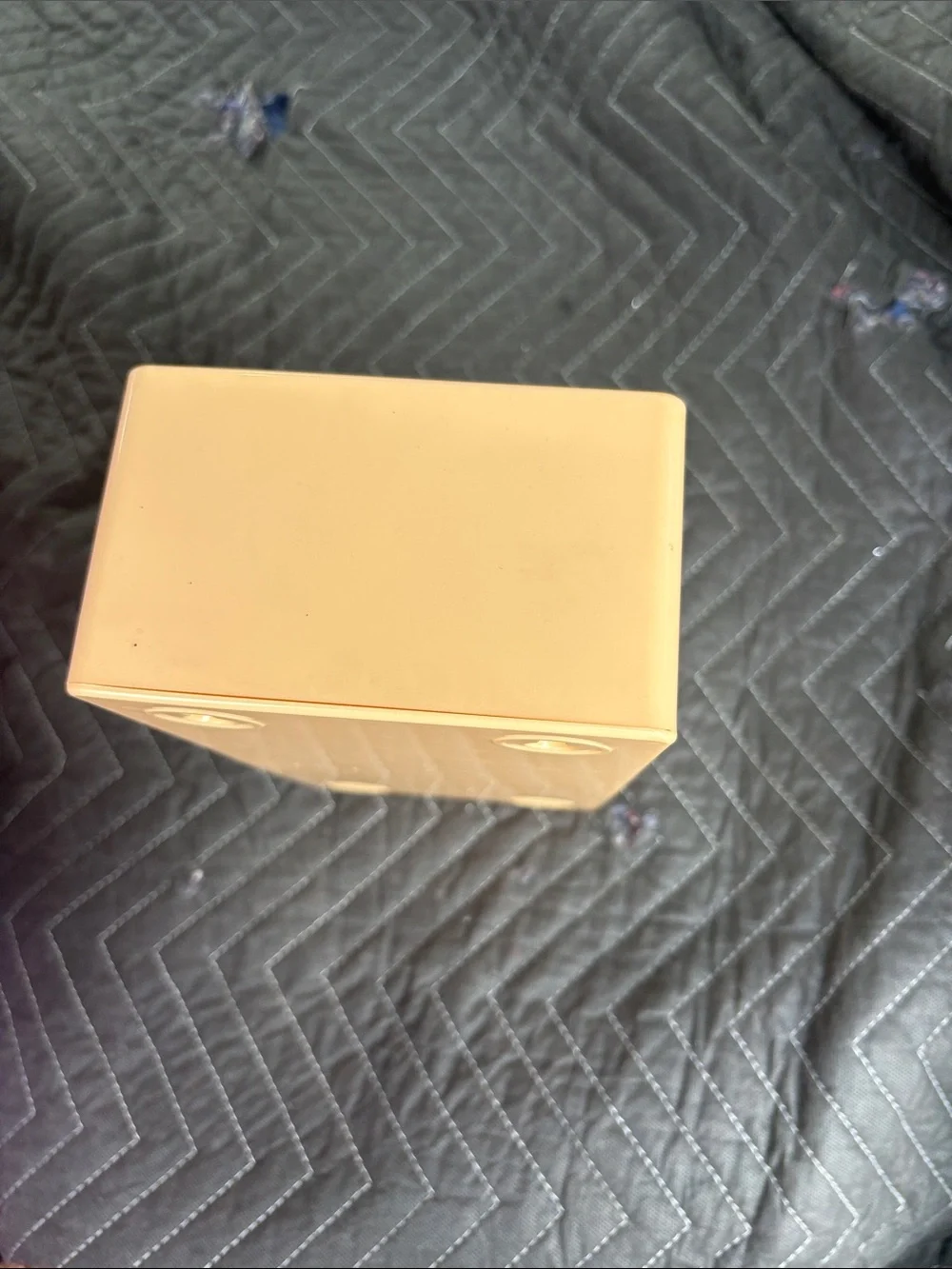 Vintage Pin-Up Tin Tissue Box Holder in Beige